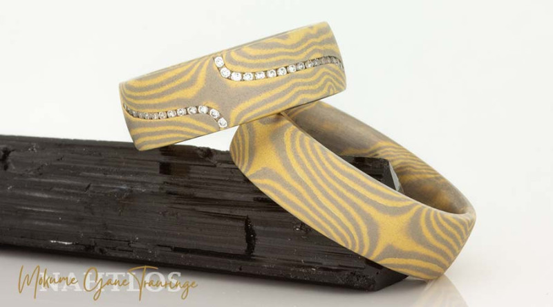 Abura Mokume Gane Trauringe in Gelbgold und Weißgold