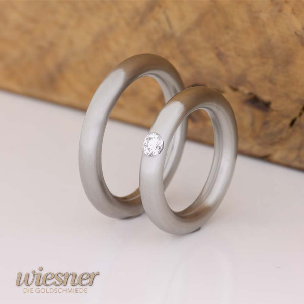 Trauringe Edelstahl 3 mm mit Solitaire Diamant