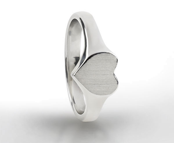 Damen Siegelring mit Initialen – Feines Design in Silber