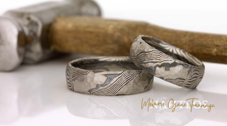 Iroko Mokume Gane Ringe im Damaststahl Look