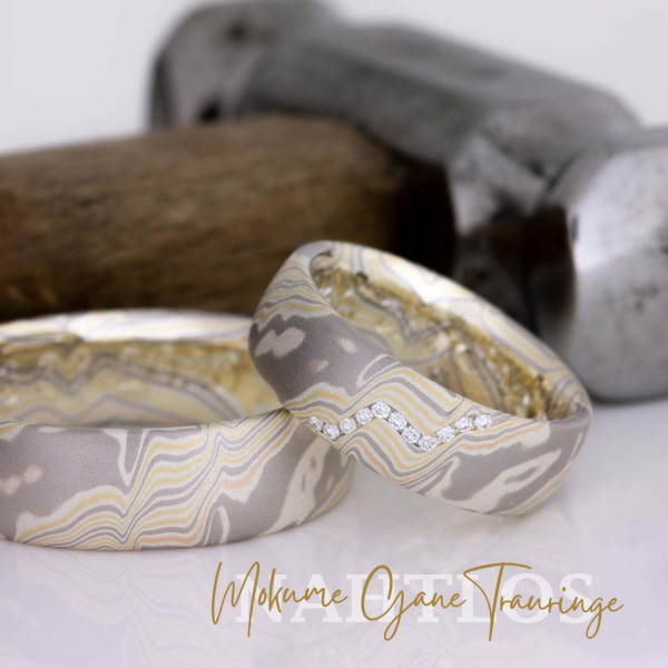 Unusual wedding rings with tornillo pattern