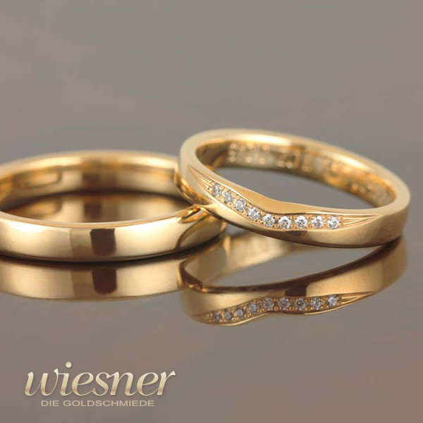 Gerstner wedding rings yellow gold narrow with light wave 28502