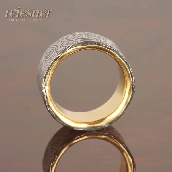 Zylindrische Damaststahl Ringe mit Gelbgold