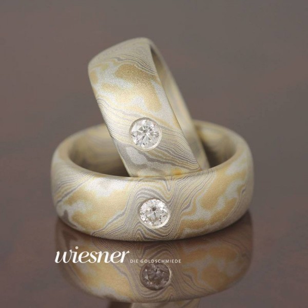 Mokume Gane Trauringe Bubinga mit großem Diamant