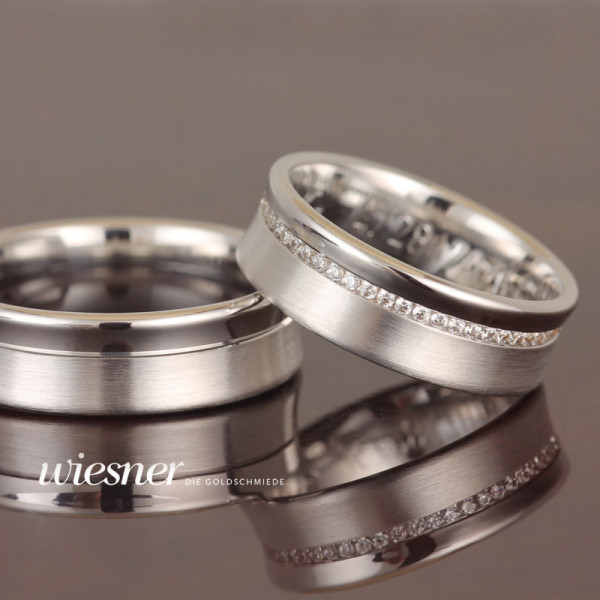 Wedding rings white gold with diamonds in ladies ring