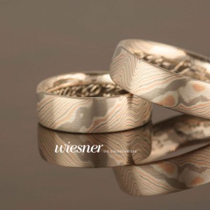Mokume Gane Trauringe Bubinga mit Rotgold geschmiedet